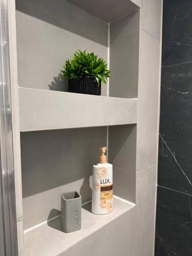 Modern Athens Apartment - Close to Metro