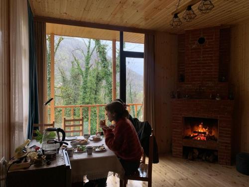 Фотография из галереи Parna's cottage в Мартвили