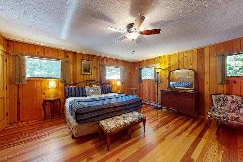 Katil atau katil-katil dalam bilik di Soaring Pines Lakeside
