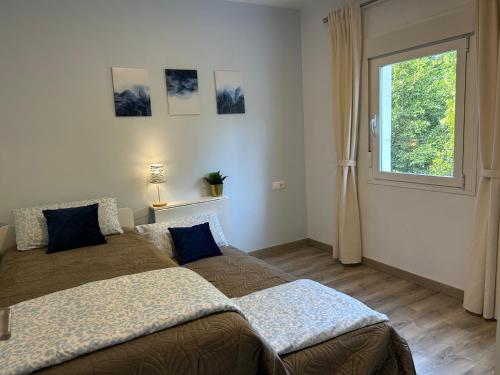 Charming beach apartment - relax & work