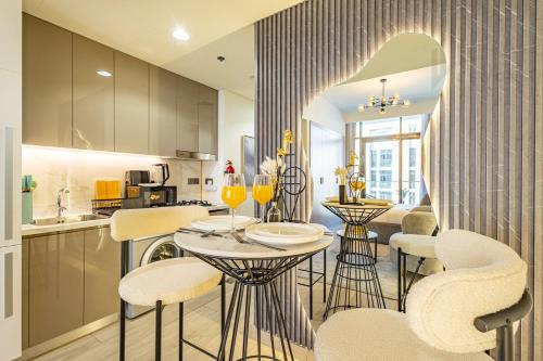 Luxe Studio 10 minutes to Downtown