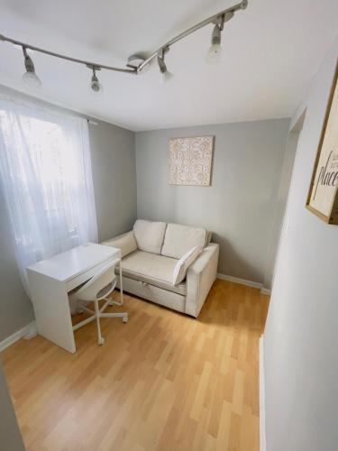 Χώρος καθιστικού στο Apartment Home close to NWU & Hospitals