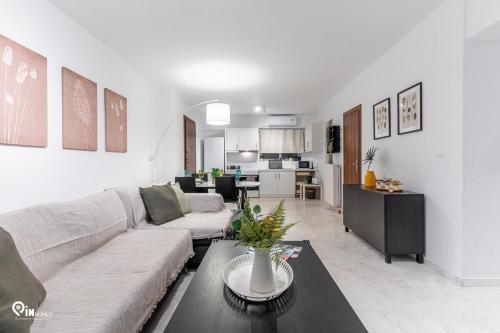 Olympian Zeus - Premium & Luxury Athenian House