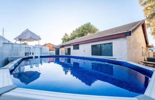 Bazén v ubytování Private Oasis with Pool nebo v jeho okolí