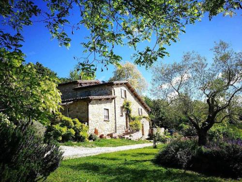 Κήπος έξω από το Agriturismo Montesalce