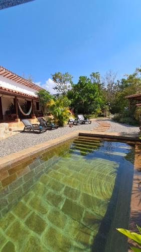 Bazén v ubytování Casa Alamanda B&B nebo v jeho okolí