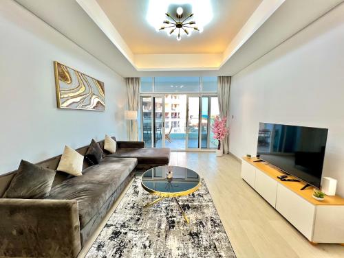 Azizi Mina - Palm Jumeirah