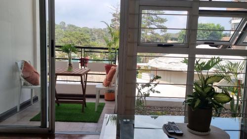 Μπαλκόνι ή βεράντα στο Baguio Brentwood Villas and Cafe