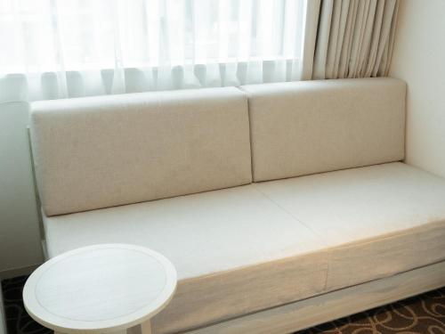 Ruang duduk di Hotel Aqua Citta Naha
