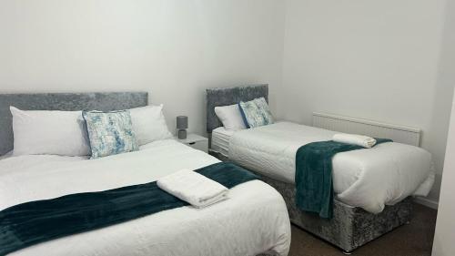 Gallery image of Crystal Home- Ashton-Under-Lyne, Manchester in Stalybridge