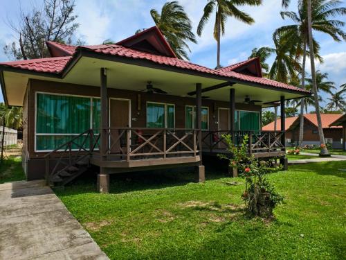 Zahrada ubytování Borneo Beach & Mangrove Resort