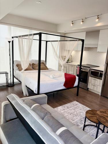 Φωτογραφία από το άλμπουμ του Sweetheart studio with city views στο Τορόντο