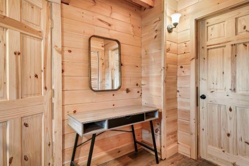 Tunnel Vision - Private with Hot Tub photo 21