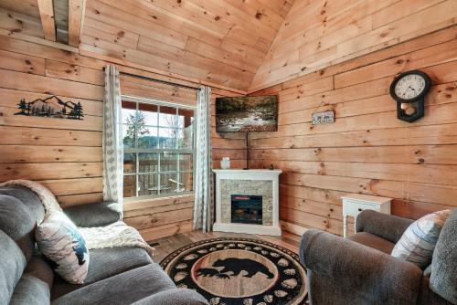 Tunnel Vision - Private with Hot Tub photo 6