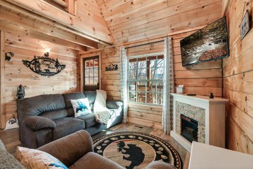 Tunnel Vision - Private with Hot Tub photo 29