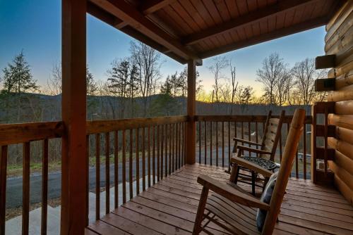 Tunnel Vision - Private with Hot Tub photo 32
