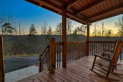Tunnel Vision - Private with Hot Tub photo 37