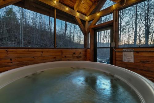 Woodland Ridge - Private 3 Bedrooms with Hot Tub photo 12