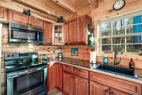 Woodland Ridge - Private 3 Bedrooms with Hot Tub photo 26