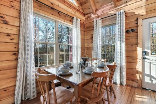 Woodland Ridge - Private 3 Bedrooms with Hot Tub photo 32