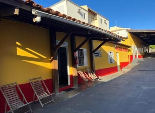 El edificio en el que está la habitación en casa particular