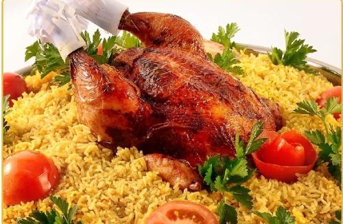 Makanan di atau berdekatan hotel