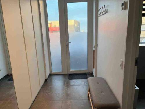 Imagen de la galería de Cozy Ocean View Apartment in Hoyvk, Faroe Islands, en Hoyvík