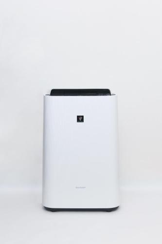 a white refrigerator freezer sitting on a white background at Villa Gotemba Fuji in Gotemba
