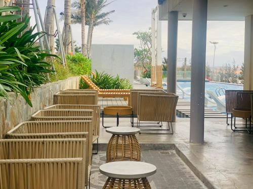 Πισίνα στο ή κοντά στο 1BR direct seaview - 5 mins to the beach - infinity pool - Apec Mui Ne