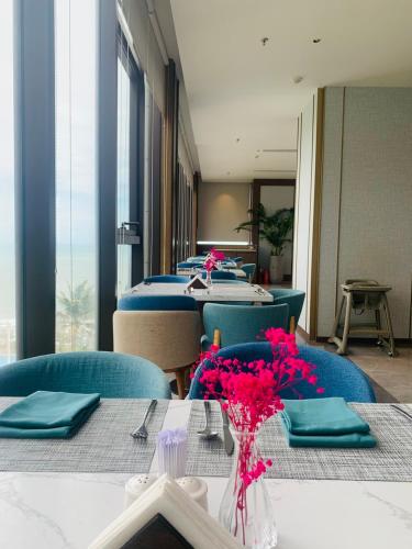 Χώρος καθιστικού στο 1BR direct seaview - 5 mins to the beach - infinity pool - Apec Mui Ne