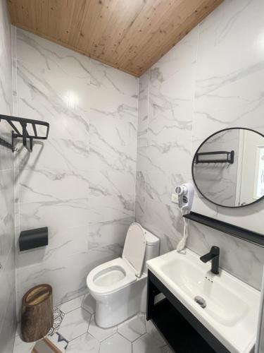 Un baño de 嘉義旅人 Chiayi Traveler