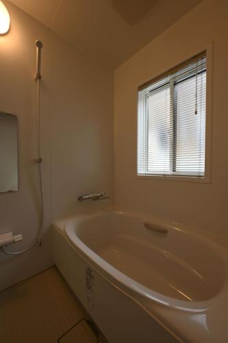 Bilik mandi di 浩庵キャンプ場 本栖湖畔 キャビン Cabins at Lake Motosu Kouan campground cottages, bungalows