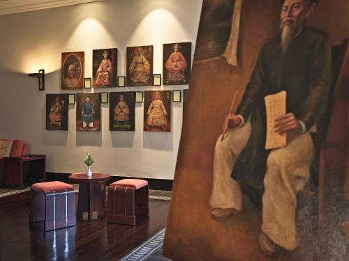 Ruang duduk di Azerai La Residence, Hue