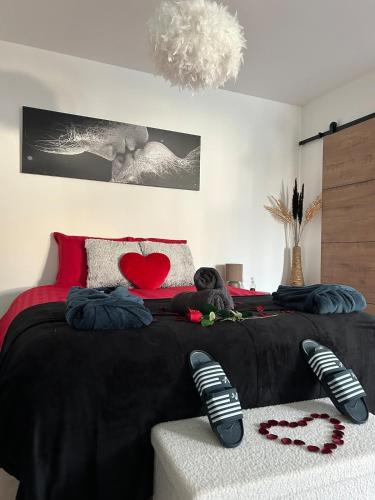 Love room proche du bassin , jacuzzi, jardin privé