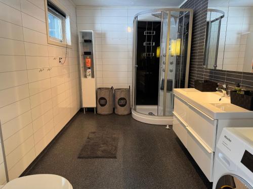 Ένα μπάνιο στο Comfortable House in Lyngen