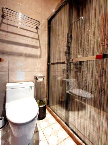 Ein Badezimmer in der Unterkunft Pillow Window & Listen to Rain Hotel Museum Branch Pingjiang Road, Suzhou