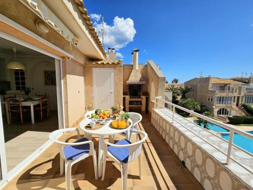 Penthouse with a large terrace next to the beaches
