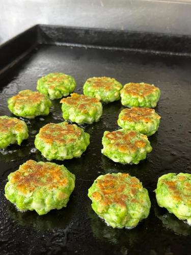 ゲストハウスの敷地内または近くでの食事または食べ物