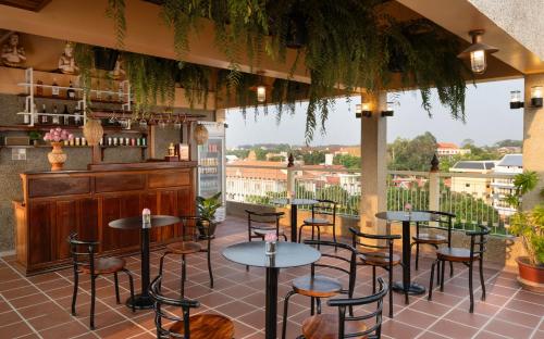 Bronam Residence & Spaにあるレストランまたは飲食店