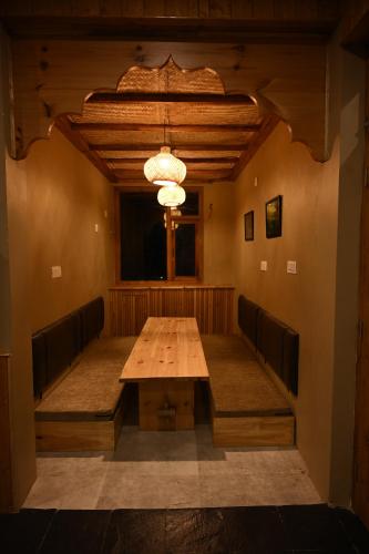 Zona de estar de Odbostays Manali