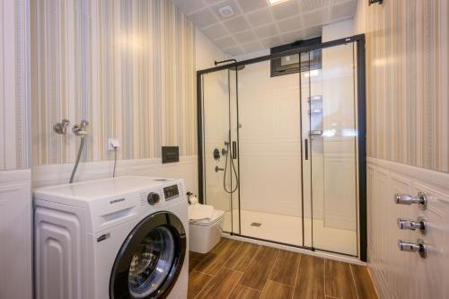 Bilik mandi di Hİ LİFE suites