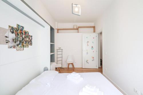 Elegant & Chic 2 Suites Apartment - 5min to Station, AC, Wi-Fi