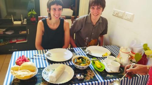 Φαγητό σε αυτό το δωμάτιο σε οικογενειακή κατοικία ή κάπου εκεί κοντά