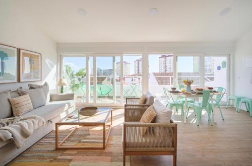 Big Group Beach Haven, Sleeps 28, by TimeCooler