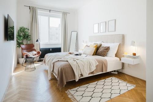 Prague Days - One-bedroom Apartment with Netflix and Workspace with iMac in New Town