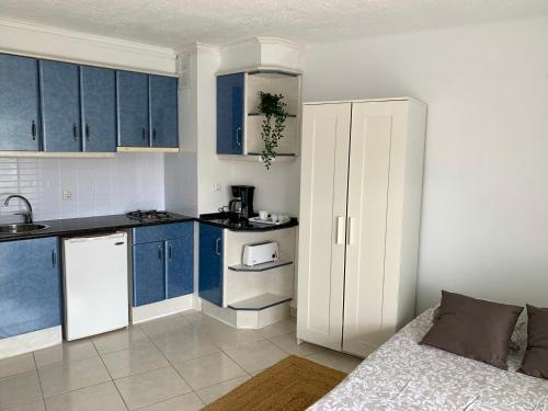Apartamento Con Piscina - Magnificas vistas al Canal - Aire Acondicionado A