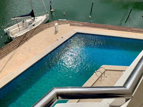 Apartamento Con Piscina - Magnificas vistas al Canal - Aire Acondicionado A