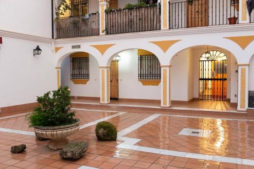 "Apartamento con Patio Andaluz junto a Catedral"