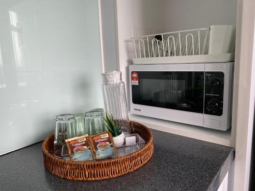 Η κουζίνα ή μικρή κουζίνα στο The Establishment Bangsar KL by Lynhomes