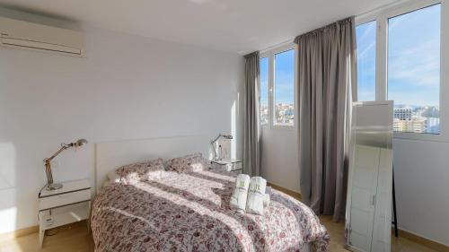 Posteľ alebo postele v izbe v ubytovaní Villa Asunción Benalmádena by Ruralidays